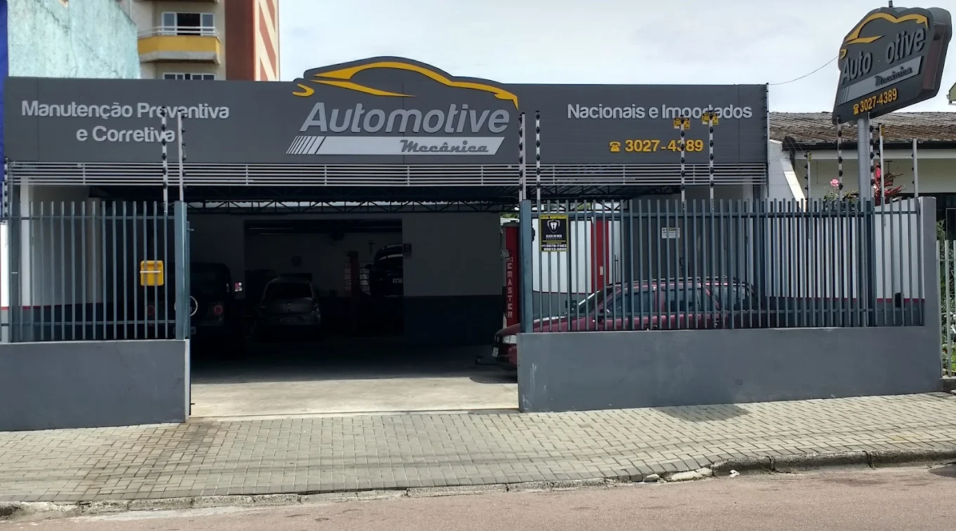 Fachada da Automotive Oficina no Capão Raso, Curitiba